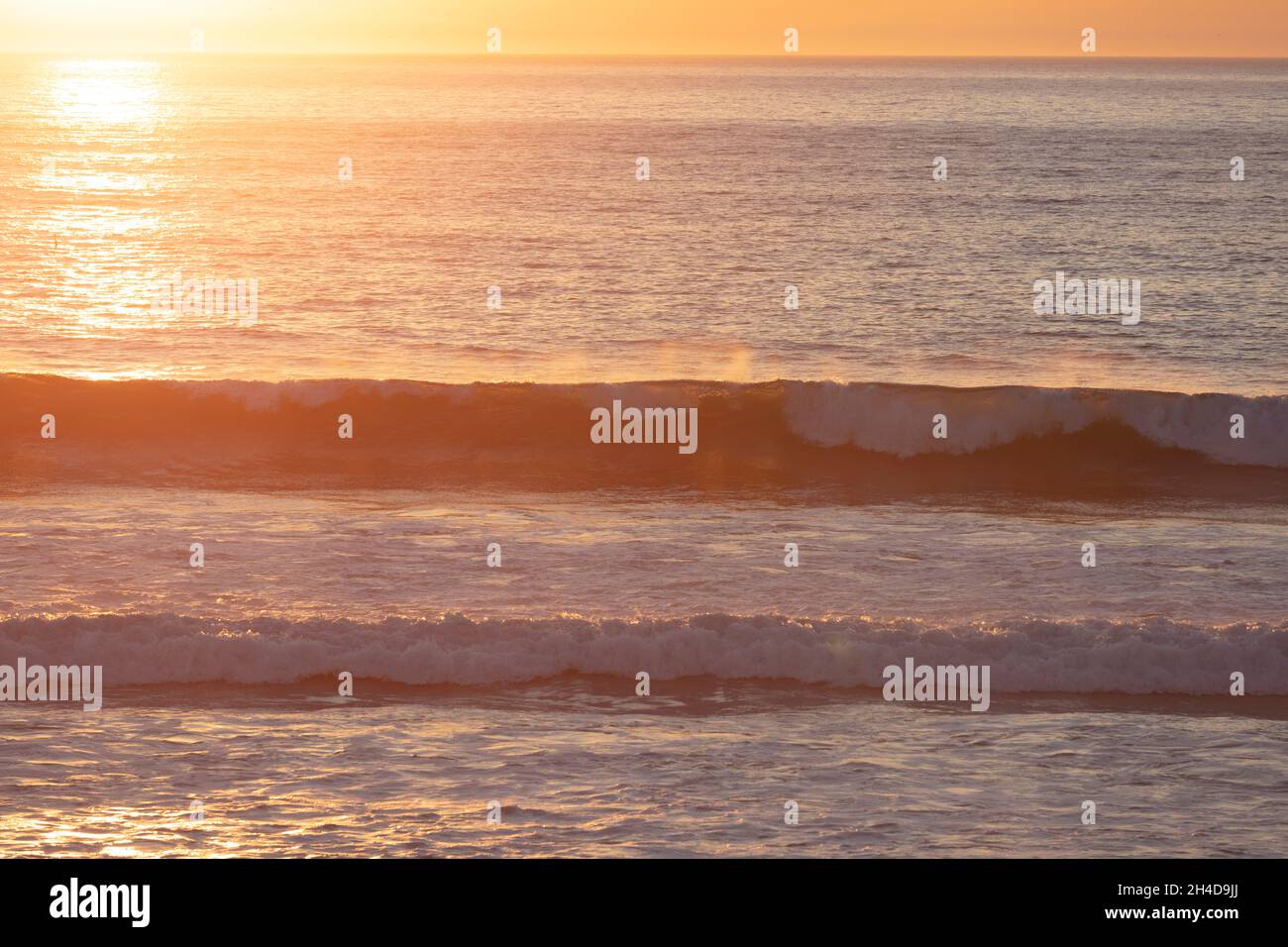 Sonnenuntergang am Strand von Espinho in Portogallo Foto Stock