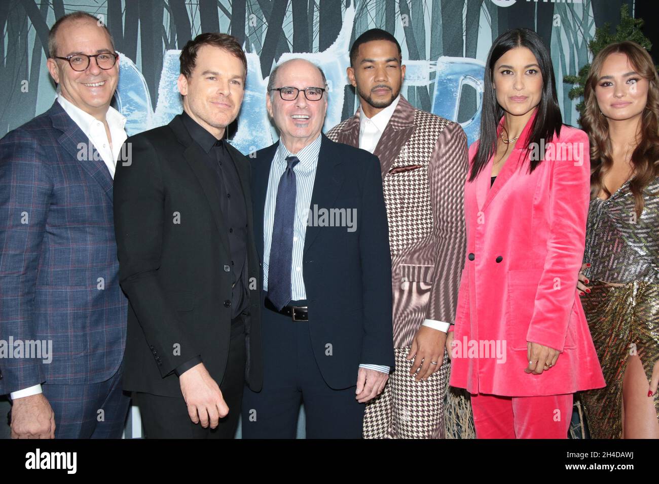 New York, NY, USA. 1 novembre 2021. David Nevins, Michael C. Hall, Clyde Phillips, Alano Miller, Julia Jones, Johnny Sequoyah alla prima mondiale di Dexter: New Blood ad Alice Tully Hall a New York il 1 novembre 2021. Credit: RW/Media Punch/Alamy Live News Foto Stock