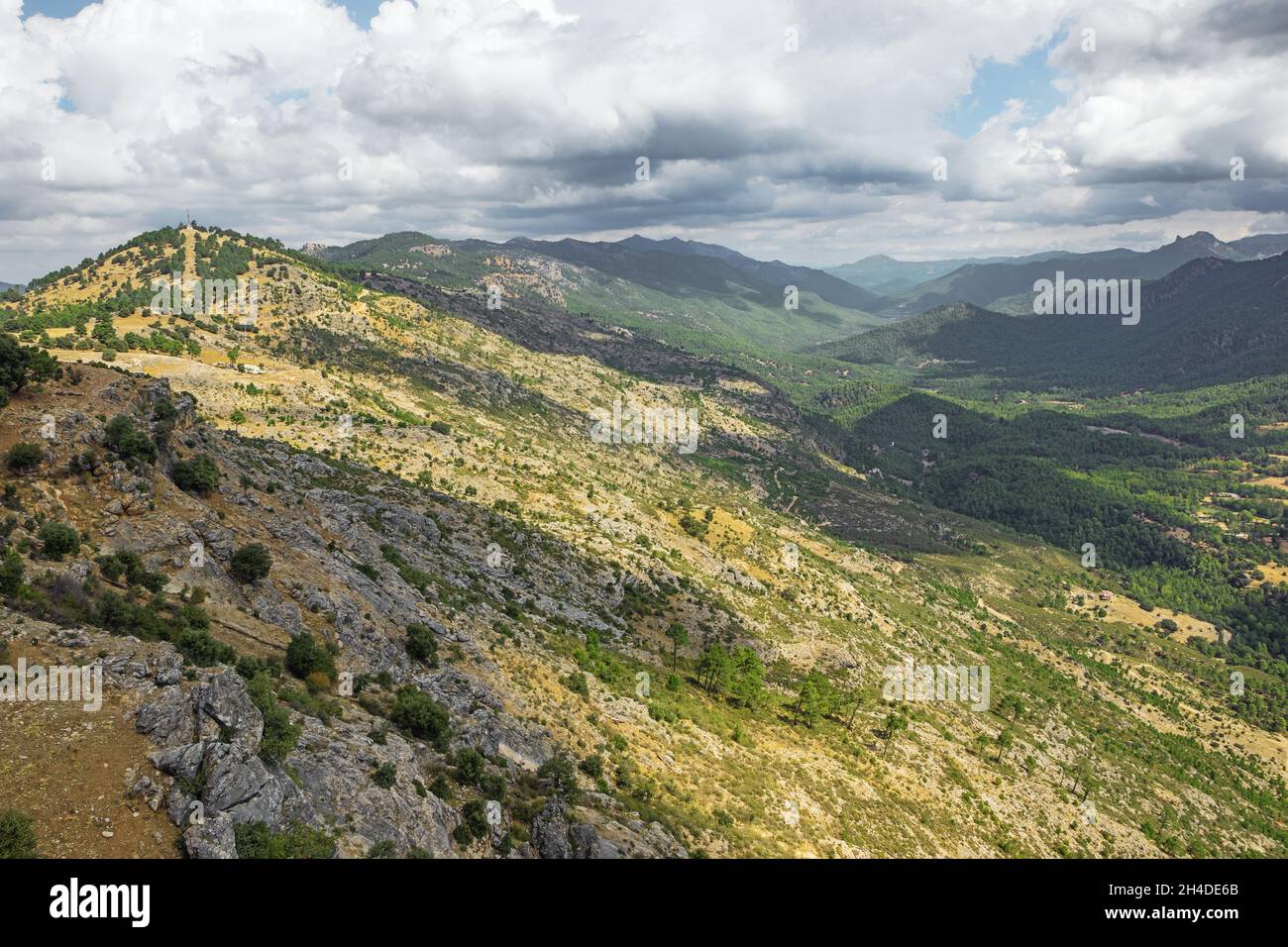 L'ingresso del parco naturale Sierras de Cazorla, visto dal punto panoramico Las Palomas Foto Stock