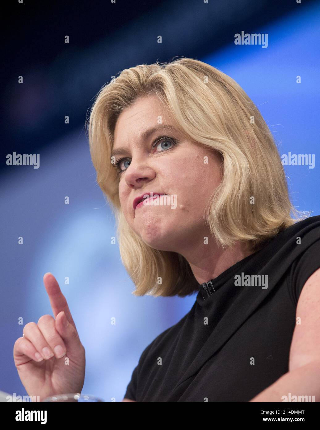 Il Segretario di Stato per lo sviluppo Internazionale Justine Greening si rivolge ai delegati della conferenza annuale del Partito conservatore presso il Centro Centrale Congressi di Manchester. Foto Stock