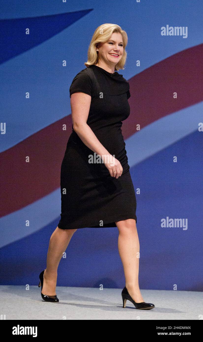 Il Segretario di Stato per lo sviluppo Internazionale Justine Greening si rivolge ai delegati della conferenza annuale del Partito conservatore presso il Centro Centrale Congressi di Manchester. Foto Stock