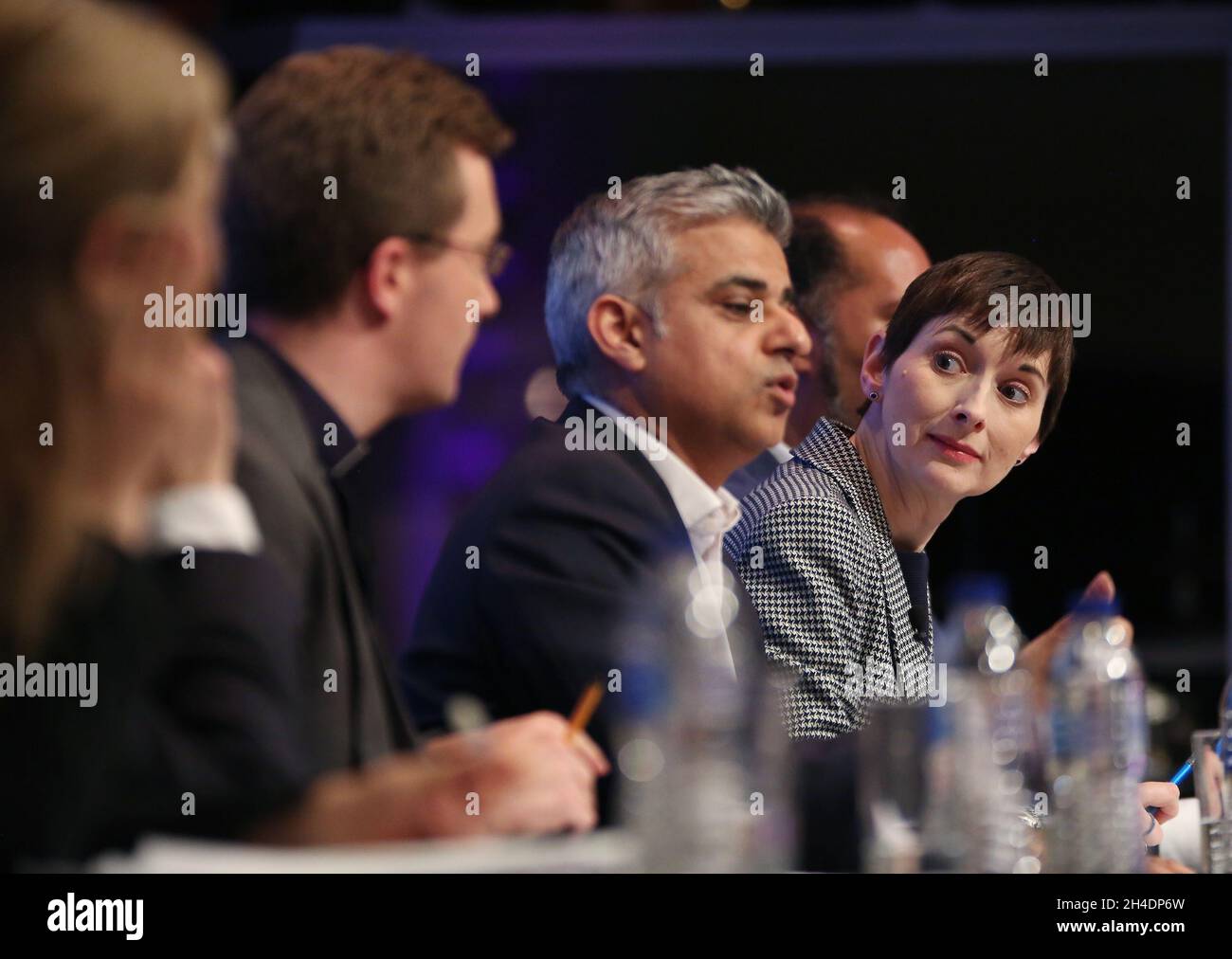 I candidati Mayoral di Londra discutono in una marea ospitata dall'Alleanza evangelica e dalle Chiese insieme in Inghilterra al Tempio di Kensington, Londra occidentale. Foto Stock