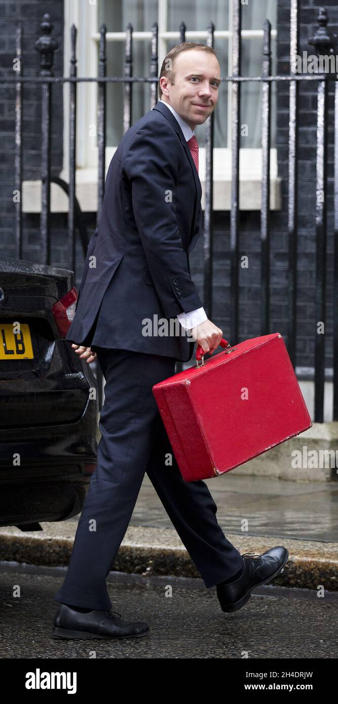 Il Ministro del Gabinetto e il generale del Paymaster Matthew Hancock partecipa ad una riunione del gabinetto a Downing Street, Westminster, Londra, il 27 giugno, a seguito del risultato del Regno Unito di lasciare l'Unione europea in un referendum storico il 24 giugno. Foto Stock