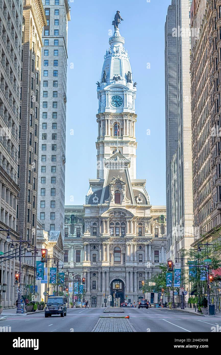 Il municipio di Philadelphia si trova nel centro geografico di Philadelphia e fino al 1986 è stata la struttura più alta della città per 'gentlemen's agreement'. Foto Stock