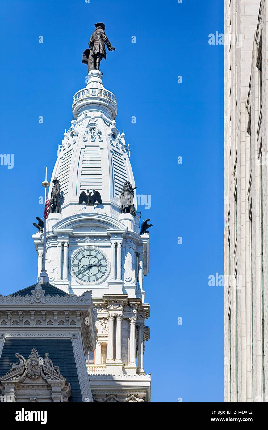 Il municipio di Philadelphia si trova nel centro geografico di Philadelphia e fino al 1986 è stata la struttura più alta della città per 'gentlemen's agreement'. Foto Stock