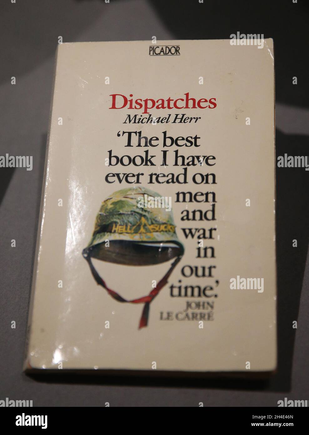 Prop originale del film 'Full Metal Jacket' (1987) presentato come parte della mostra Stanley Kubrick al Design Museum di Londra Foto Stock