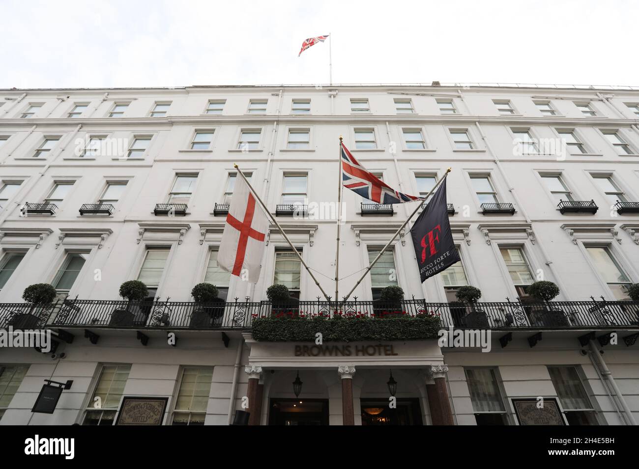 Una vista generale del Brown's Hotel a Mayfair, Londra. Immagine datata: Martedì 10 settembre 2019. Il credito fotografico deve essere: Isabel Infantes / EMPICS Entertainment. Foto Stock