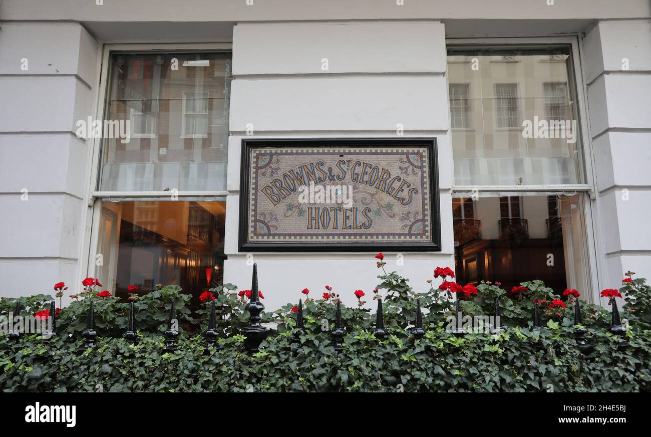 Una vista generale del Brown's Hotel a Mayfair, Londra. Immagine datata: Martedì 10 settembre 2019. Il credito fotografico deve essere: Isabel Infantes / EMPICS Entertainment. Foto Stock