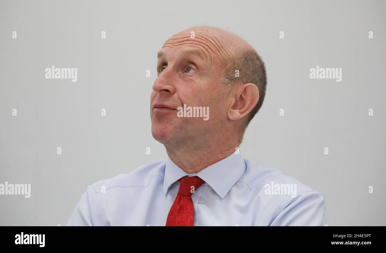 Il Segretario di Stato ombra per l'alloggio John Healey parla in un evento marginale il quarto giorno della conferenza annuale del partito laburista al Brighton Centre di Brighton. Foto datata: Martedì 24 settembre 2019. Il credito fotografico deve essere: Isabel Infantes / EMPICS Entertainment. Foto Stock