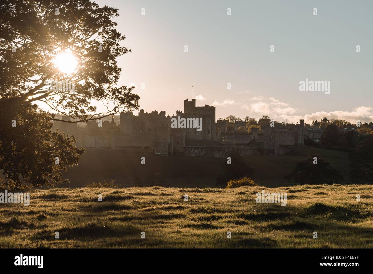 Fantastico vecchio castello rustico nella campagna dell'Inghilterra Foto Stock
