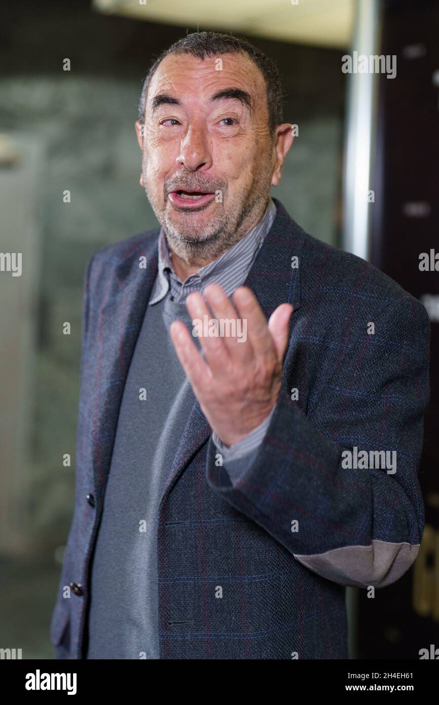 Madrid, Spagna. 2 novembre 2021. Il regista spagnolo Jose Luis Garci presenta 'Classici' al cinema Cinesa Proyecciones di Madrid. (Foto di Atilano Garcia/SOPA Images/Sipa USA) Credit: Sipa USA/Alamy Live News Foto Stock