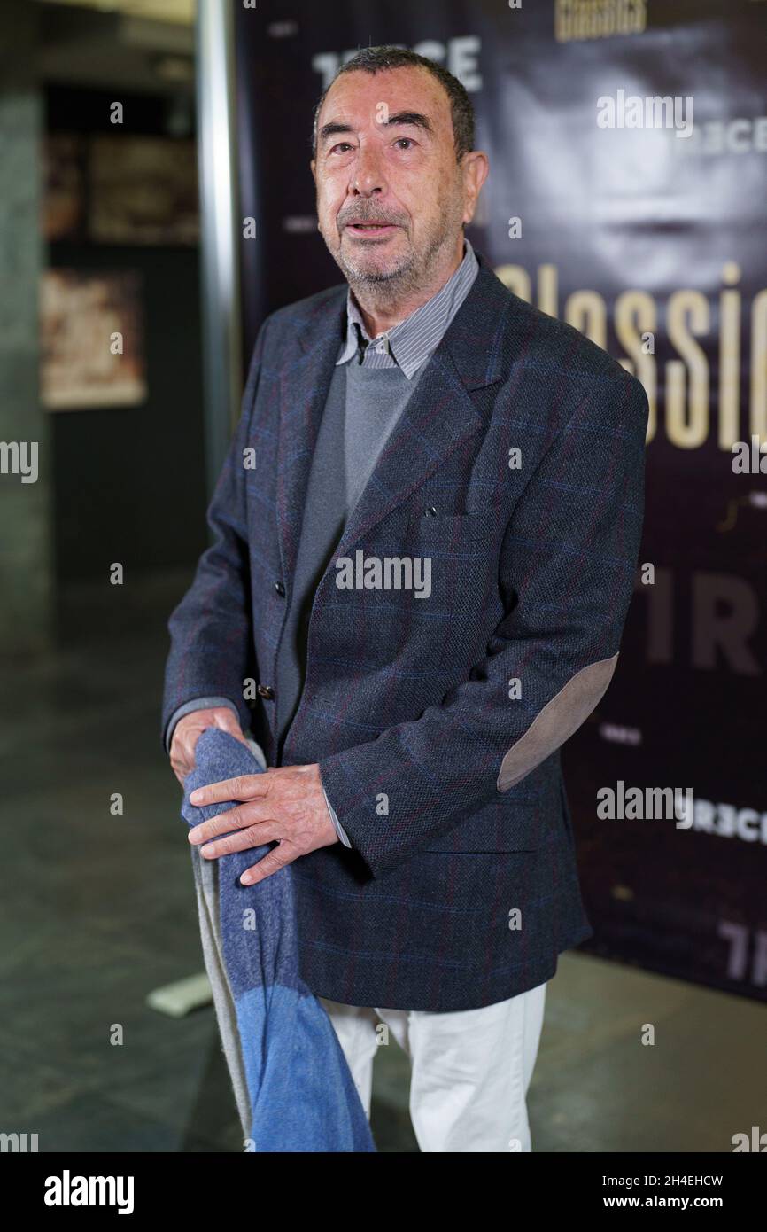 Madrid, Spagna. 2 novembre 2021. Il regista spagnolo Jose Luis Garci presenta 'Classici' al cinema Cinesa Proyecciones di Madrid. (Foto di Atilano Garcia/SOPA Images/Sipa USA) Credit: Sipa USA/Alamy Live News Foto Stock