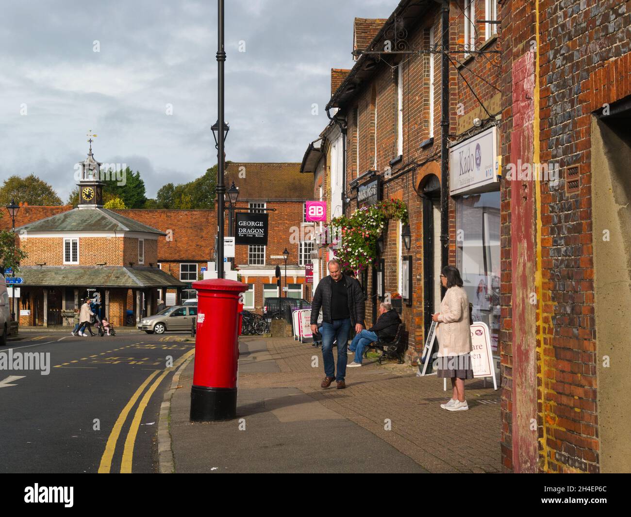 Centro della città di mercato di Princes Risborough con 18thc Market House in una posizione prominente Buckinghamshire Inghilterra Regno Unito Foto Stock