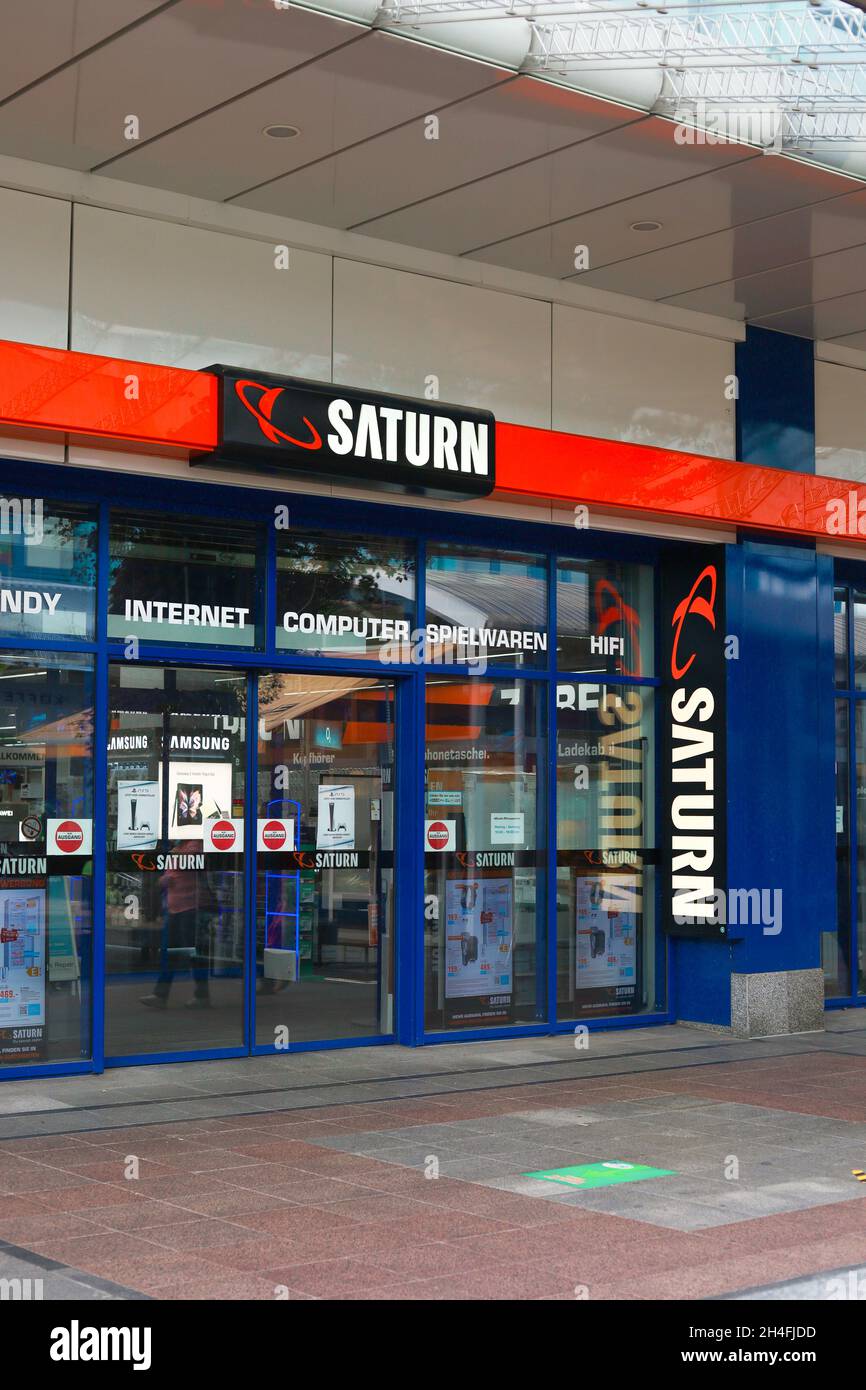 Chemnitz, Germania - 16-10-2021: Saturn negozio, un supermercato di  elettronica. Catena tedesca di negozi di elettronica Foto stock - Alamy