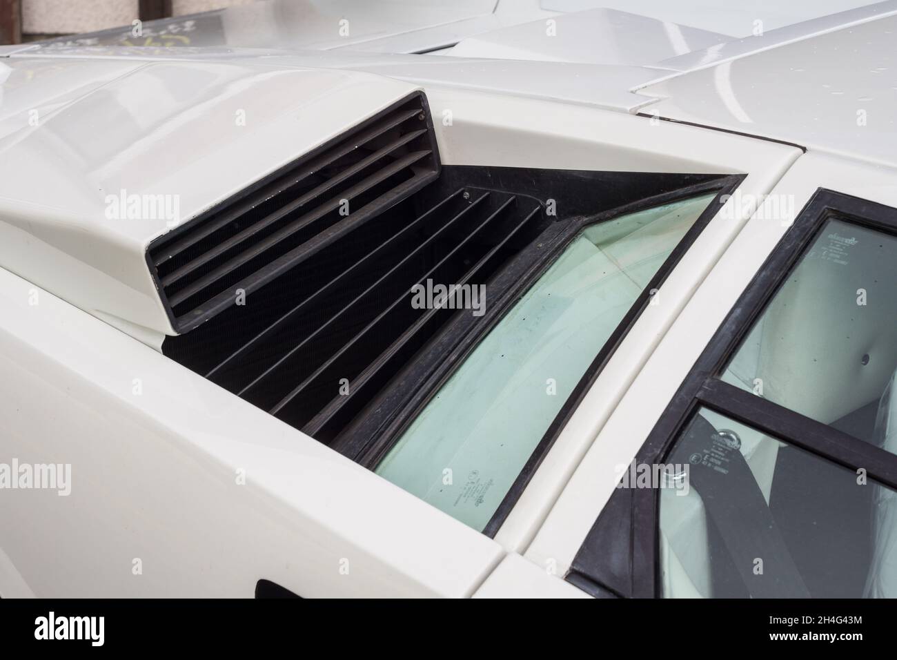 Primo piano dettaglio della presa d'aria su una Lamborghini Countach LP5000  Quattrovalvole sport super auto Foto stock - Alamy