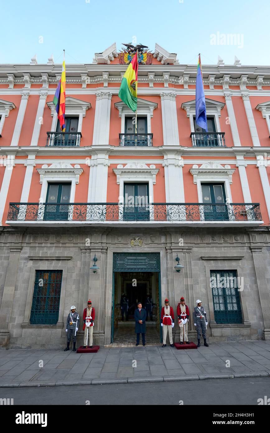 Guardie di fronte al palazzo del governo, la Paz, Bolivia Foto Stock