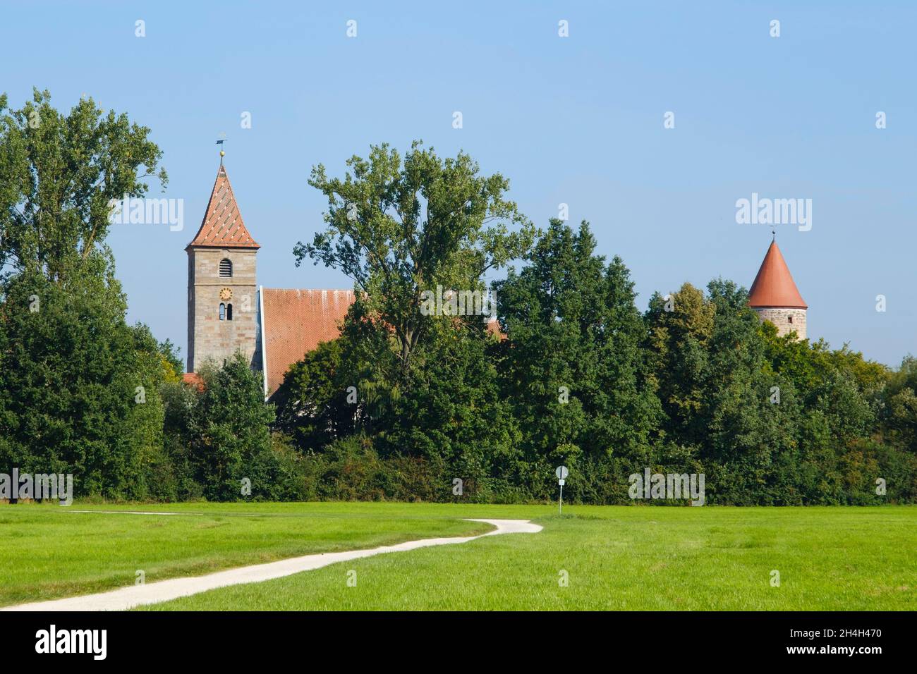 Chiesa parrocchiale e torre del ladro, Ornbau, Altmuehltal, Distretto del Lago Franconiano, Franconia, Baviera, Germania Foto Stock