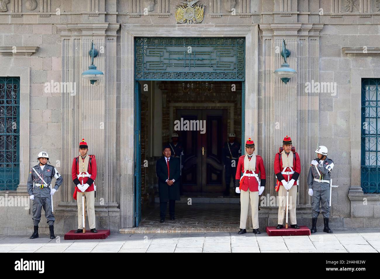 Guardie di fronte al palazzo del governo, la Paz, Bolivia Foto Stock