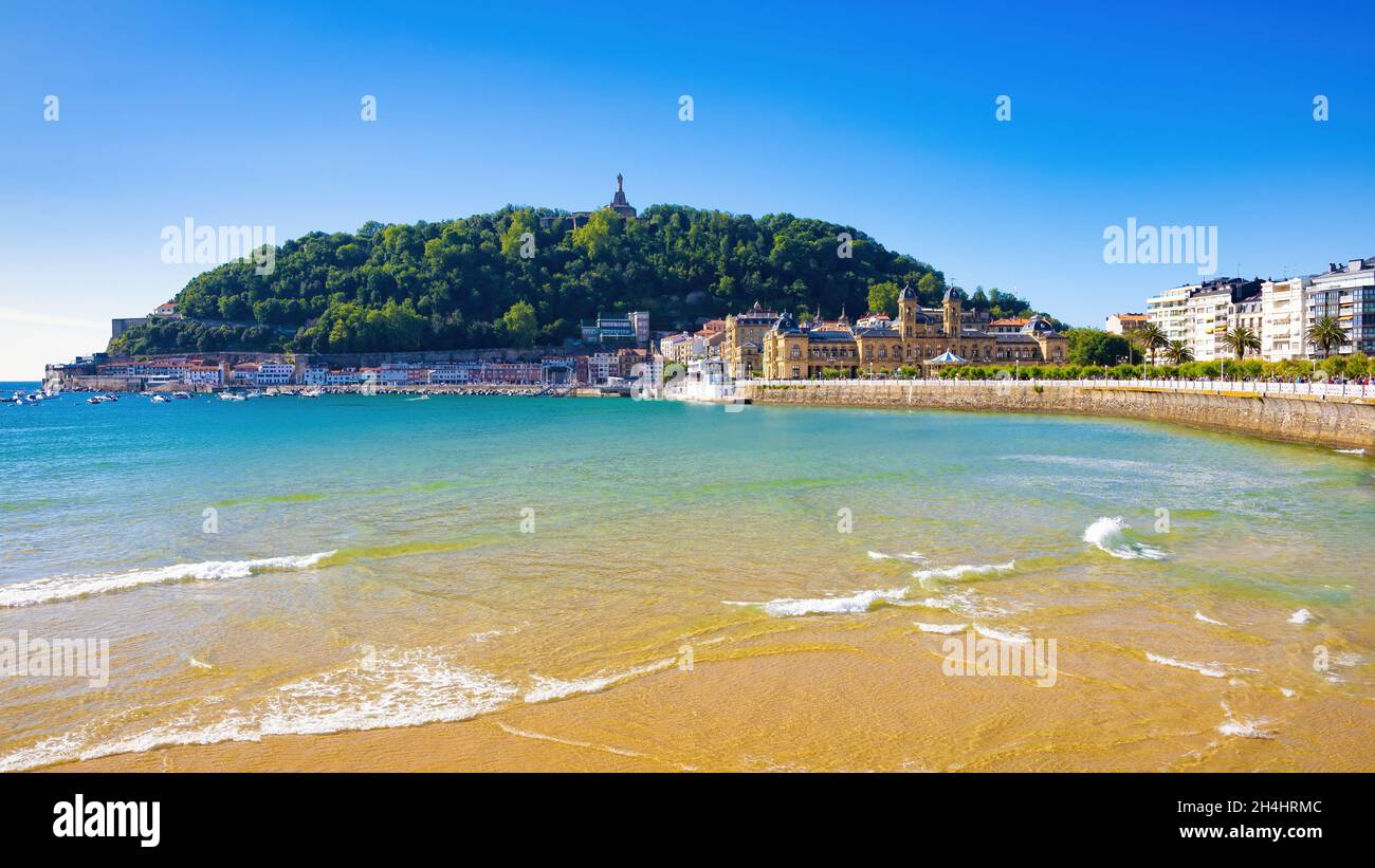 Vista sulla spiaggia di la Concha de Sant Sebastian - Donostia, Euskadi, Spagna Foto Stock