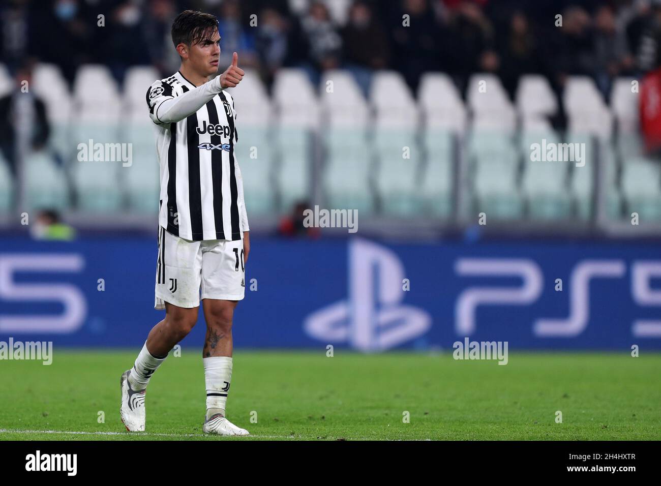 Paulo Dybala dei gesti Juventus FC durante la partita UEFA Champions League Group H tra Juventus FC e FC Zenit . Foto Stock