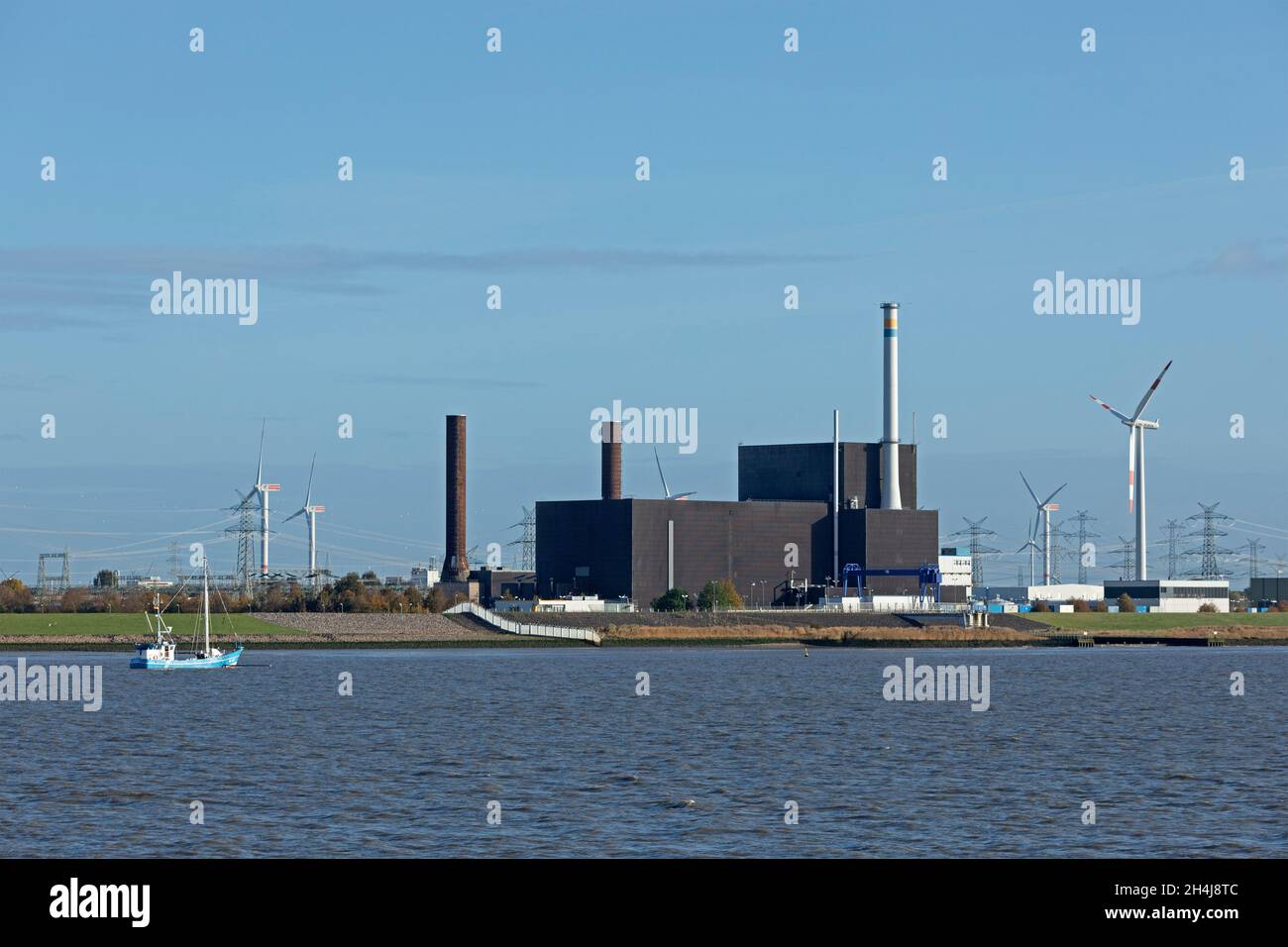 Chiusa la centrale atomica, il fiume Elba, Brunsbüttel, Schleswig-Holstein, Germania Foto Stock