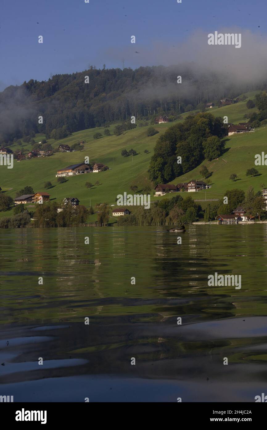 Una bella vista con un lago in montagna a Sarnen Svizzera Foto Stock