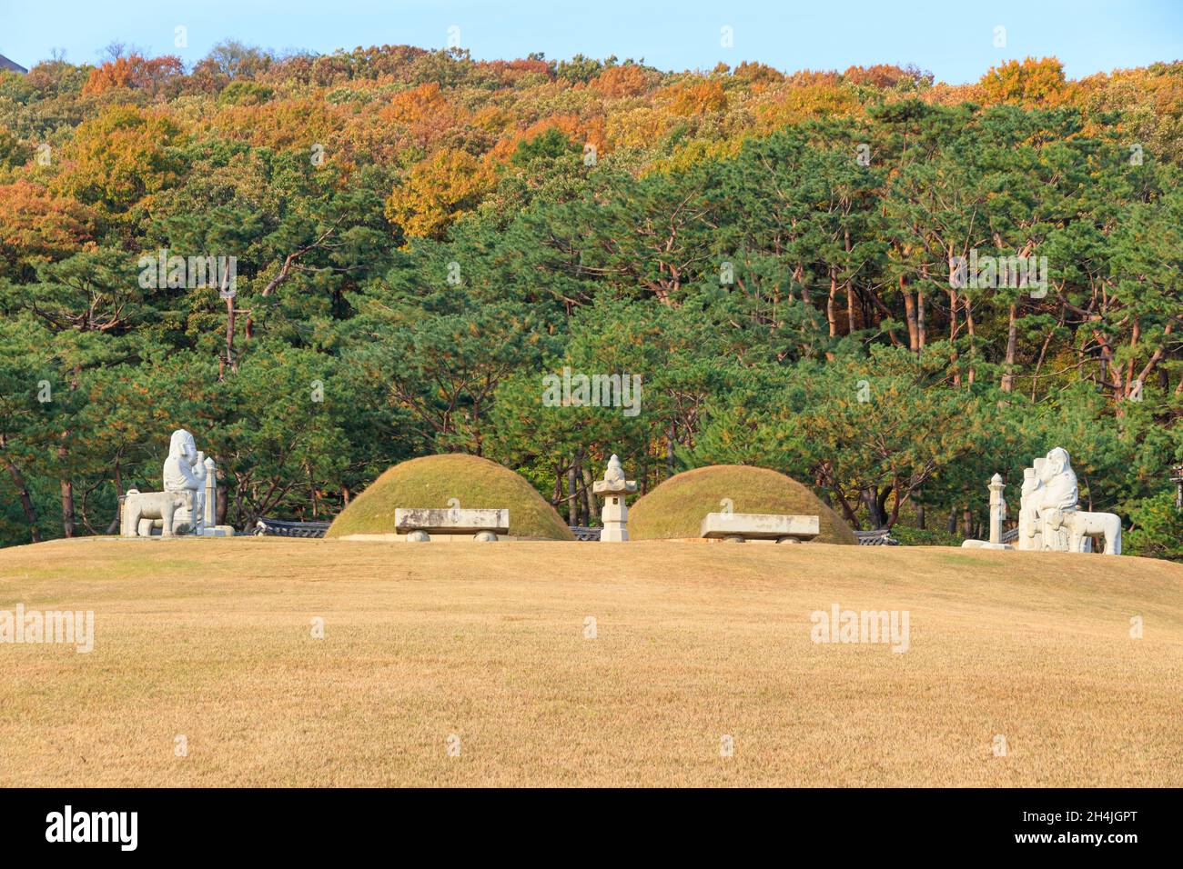 Patrimonio dell'umanità Joseon Royal Tombs.Gimpo Jangneung. Proprietà culturale designata a livello nazionale. Patrimonio dell'umanità dell'UNESCO, sito patrimonio dell'umanità. Foto Stock