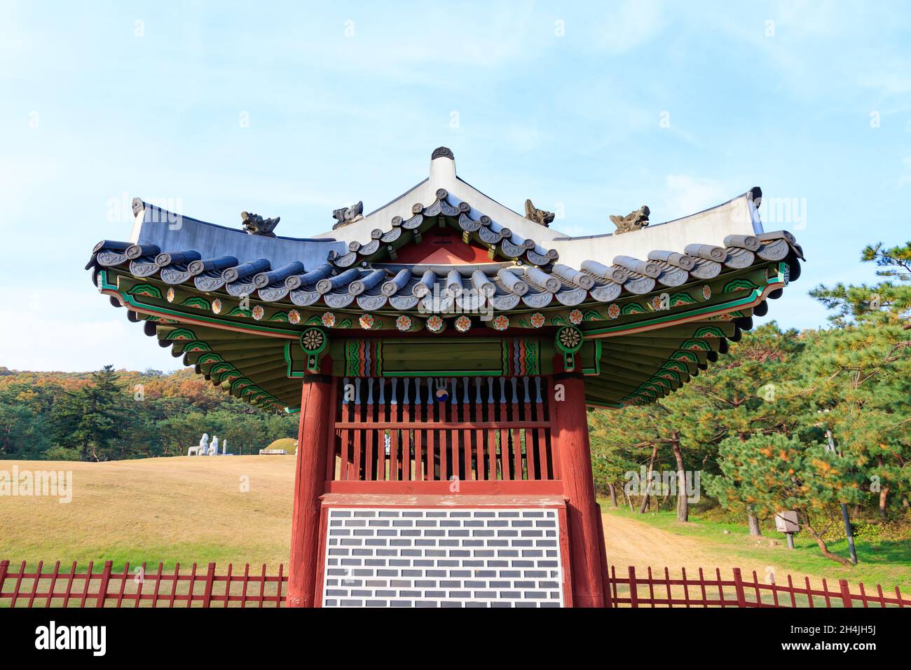 Patrimonio dell'umanità Joseon Royal Tombs.Gimpo Jangneung. Proprietà culturale designata a livello nazionale. Patrimonio dell'umanità dell'UNESCO, sito patrimonio dell'umanità. Foto Stock