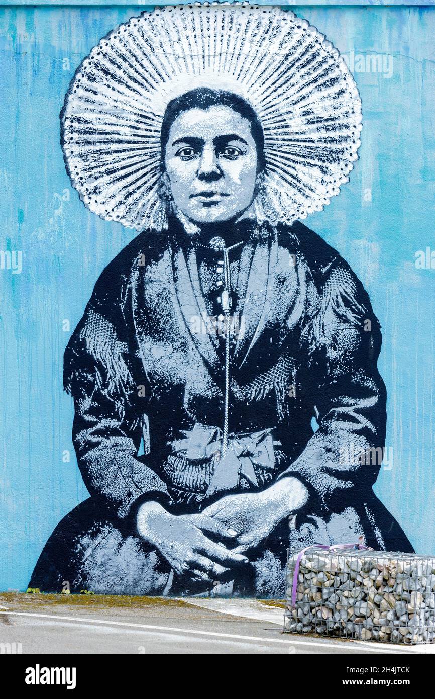 Francia, Pas de Calais, Cote d'Opale, Etaples, Arte di strada, Murale di Jef aerosol Foto Stock