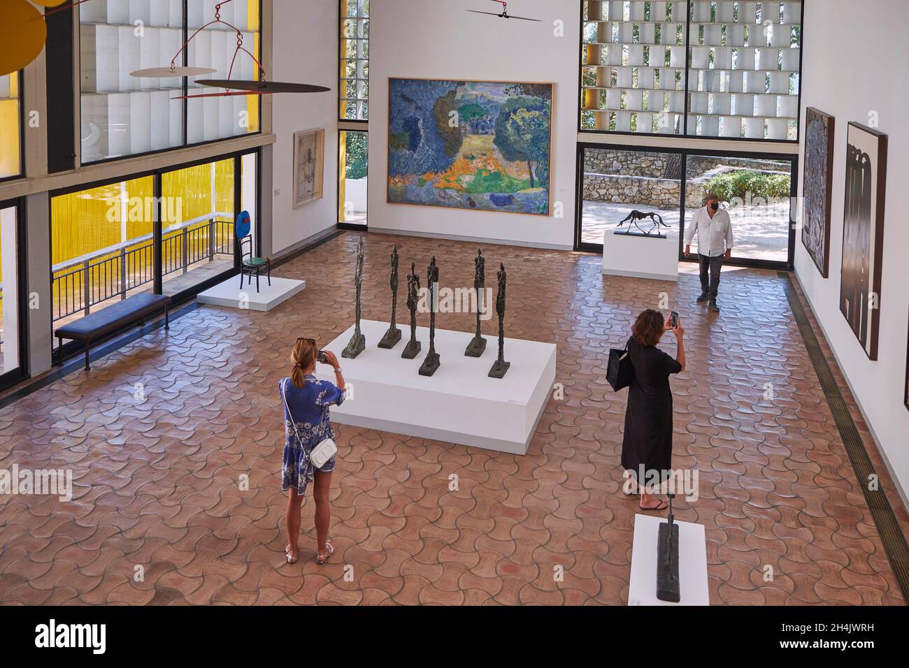 Francia, Alpes Maritimes, Saint Paul de Vence, la Fondazione Maeght, la grande sala espositiva Foto Stock