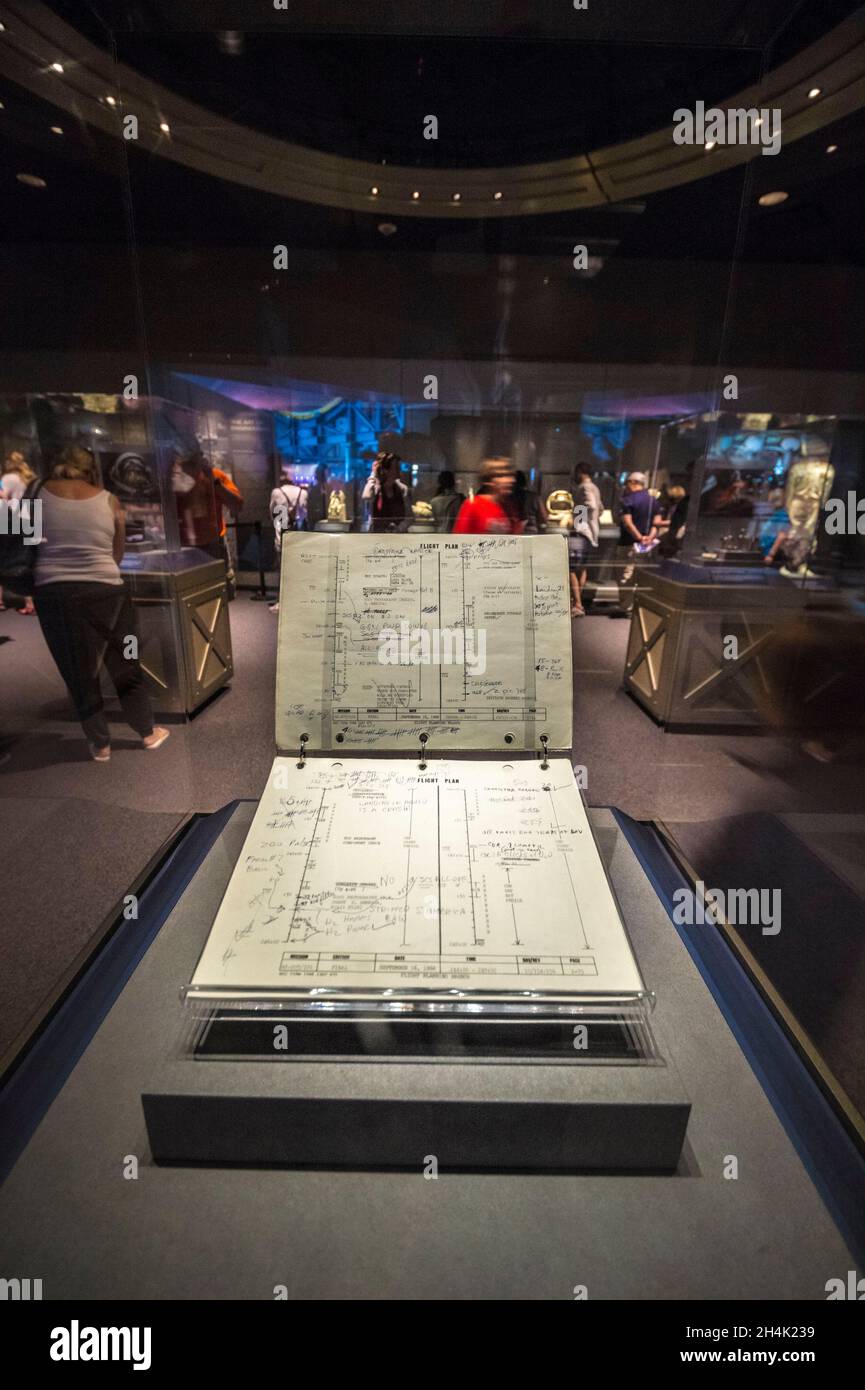 Stati Uniti, Florida, Orlando, Cape Canaveral, Kennedy Space Center, museo spaziale, giornale di bordo e piano di volo di una missione spaziale Foto Stock