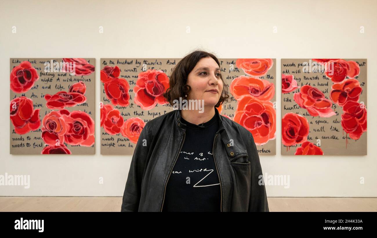 Londra, Regno Unito. 3 November 2021.Victoria Cantons, UCL: Slade School of Art, con il suo lavoro 'come una candela ha bisogno di una fiamma'. Anteprima di London Grads Now, una mostra di oltre 200 opere d'arte create e curate da laureati in Massachusetts provenienti da sette delle principali scuole d'arte di Londra. La mostra si svolgerà presso la Galleria Saatchi dal 4 novembre 2021 al 16 gennaio 2022. Credit: Stephen Chung / Alamy Live News Foto Stock