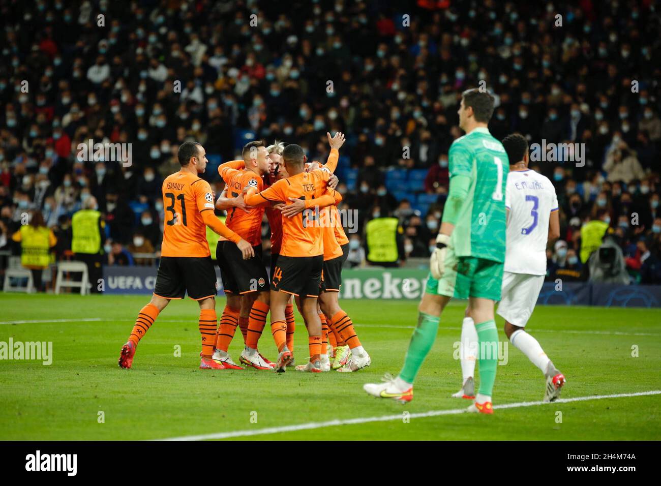 Madrid, Spagna. 3 novembre 2021. Pagatore della FK Shajtar Donetsk, scaldarsi durante la fase di gruppo della UEFA Champions League contro il Real Madrid C.F. a Santiago Bernabeu. (Foto di: Ivan Abanades Medina Credit: CORDON PRESS/Alamy Live News Foto Stock