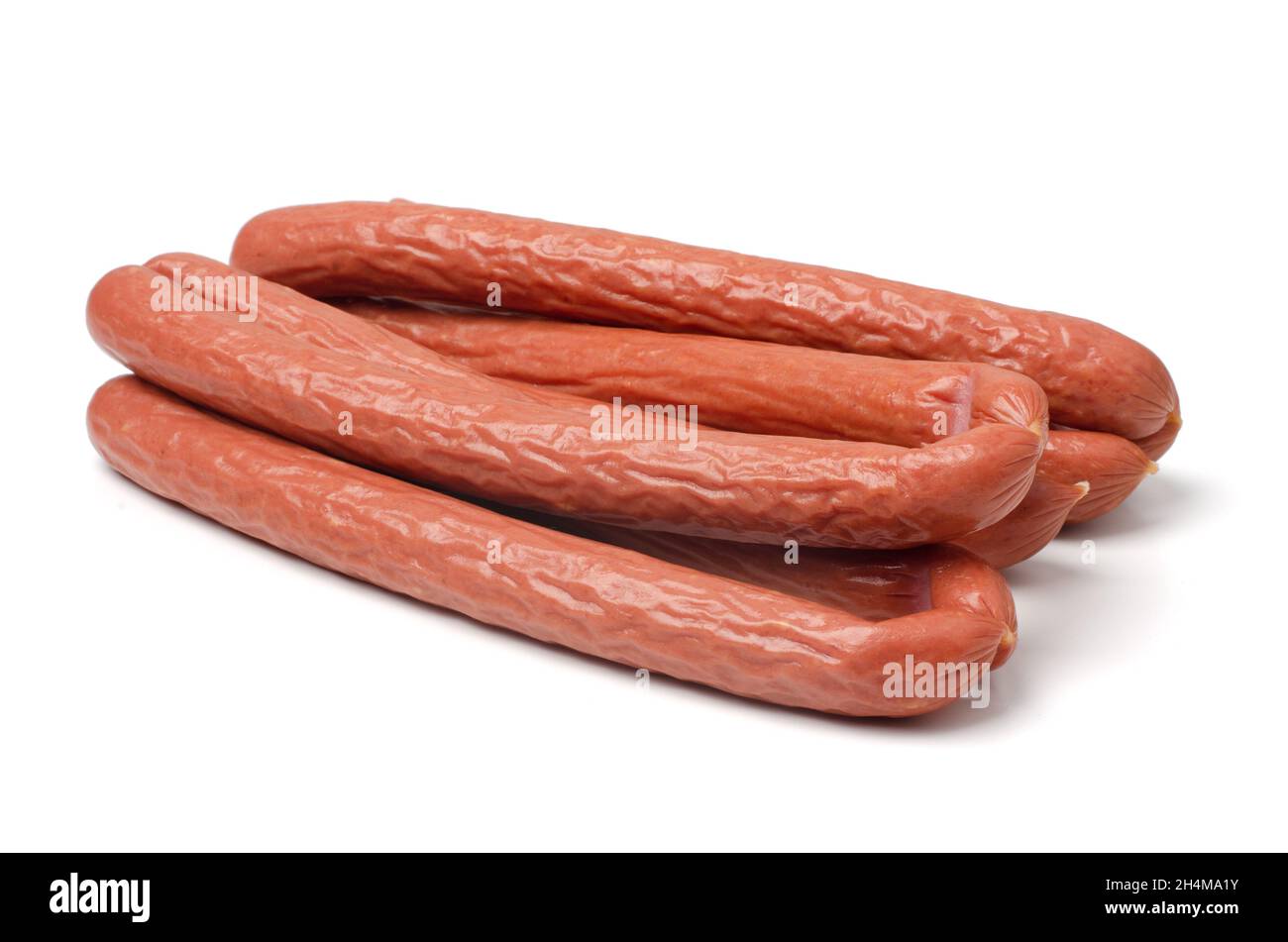 Salsicce affumicate isolati su sfondo bianco Foto Stock