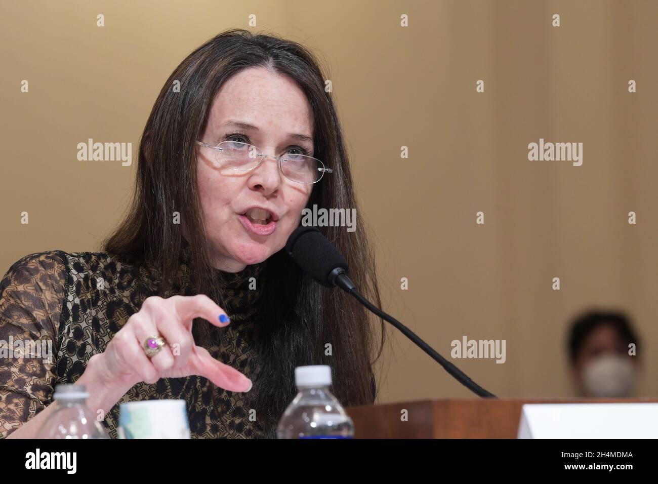 Washington, Stati Uniti. 03 novembre 2021. Director, Cybersecurity and Infrastructure Security Agency, U.S. Department of Homeland Security Jen testimonia easterly davanti a Committee on Homeland Security durante un'audizione sull'evoluzione dell'approccio degli Stati Uniti alla cybersecurity: Elevare la barra oggi per soddisfare le minacce di domani a Cannon HOB/Capitol Hill. Credit: SOPA Images Limited/Alamy Live News Foto Stock