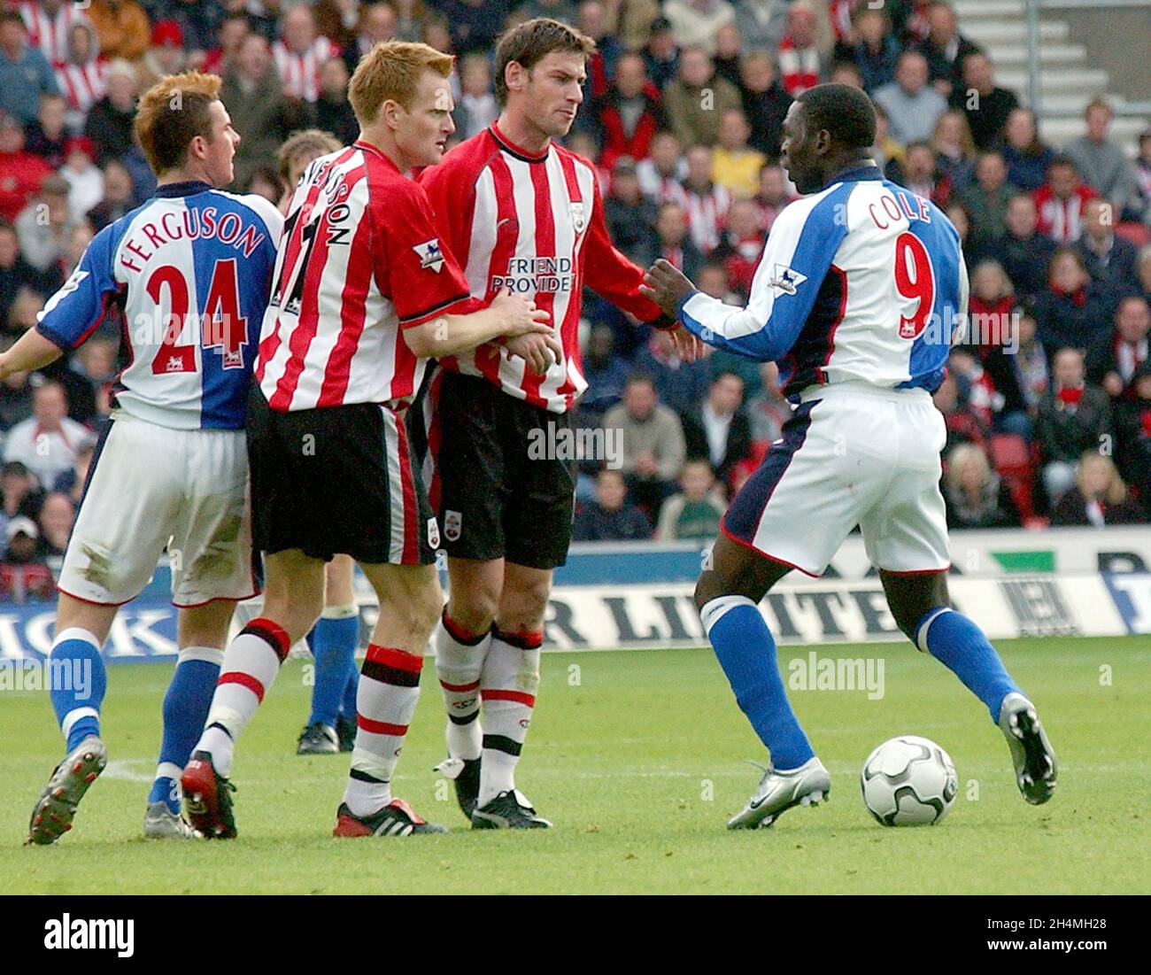 25-11-03 SAINTS V BLACKBURN GIOCATORI BRAWL DOPO ANDY COLE AFFRONTA ANDERS SVENSSON E RORY DELAP PIC MIKE WALKER, 2003 Foto Stock