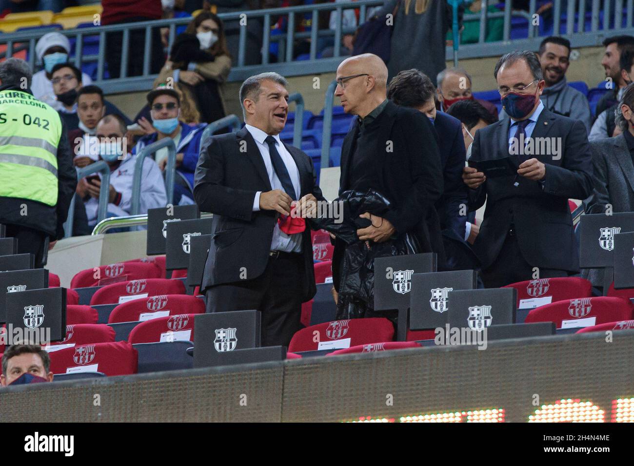 Joan Laporta durante la partita Liga tra il FC Barcelona e il Deportivo Alaves a Camp Nou a Barcellona, in Spagna. Foto Stock