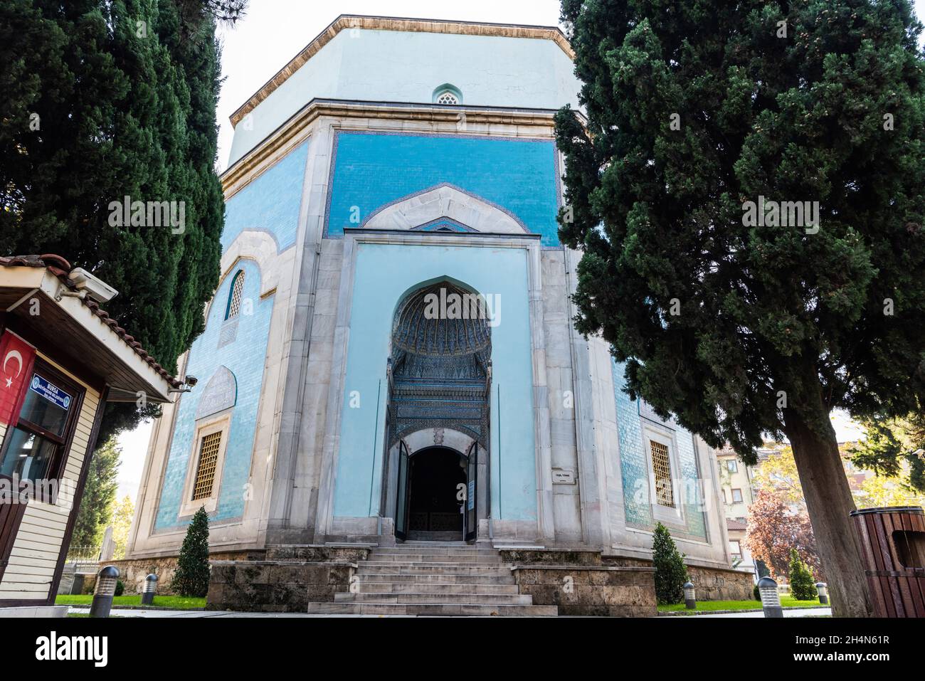 Bursa, Turchia – 10 novembre 2020. Tomba Verde (Yesil Turbe) a Bursa, Turchia. Il mausoleo del quinto sultano ottomano Mehmed i Celebi e molti dei suoi Foto Stock