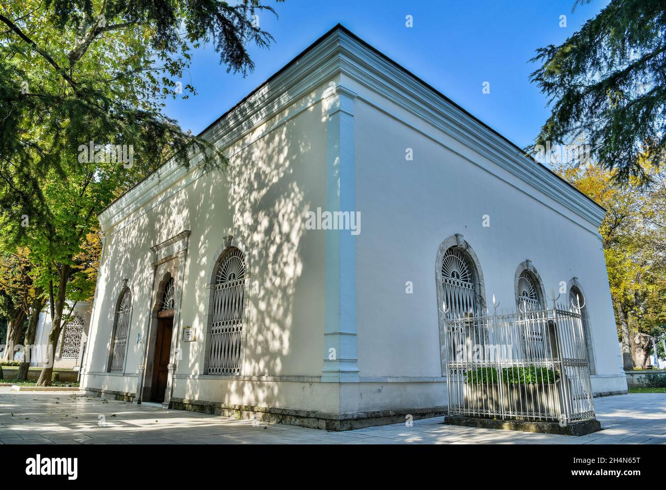 Bursa, Turchia – 10 novembre 2020. Tomba del sultano Orhan in Bursa Cittadella zona storica. Sultan Orhan fu il secondo bey del Beylik ottomano dal 13 Foto Stock