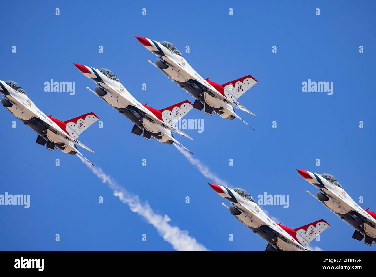 Henderson, Apr 19 2021 - primo piano di molti Thunderbirds F-16 volanti Foto Stock