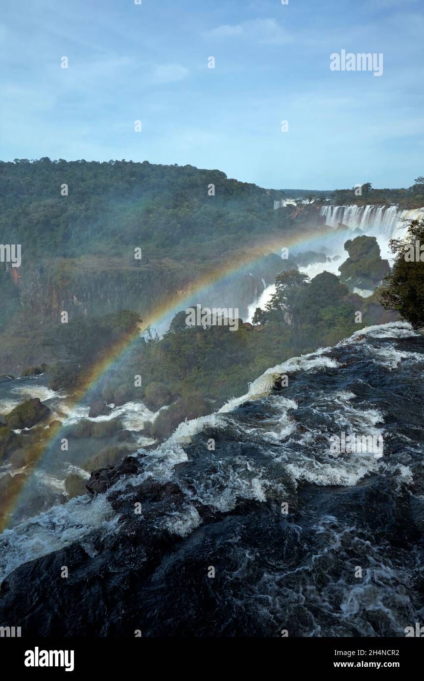 Rainbow e Iguazu Falls, Argentina, Sud America Foto Stock