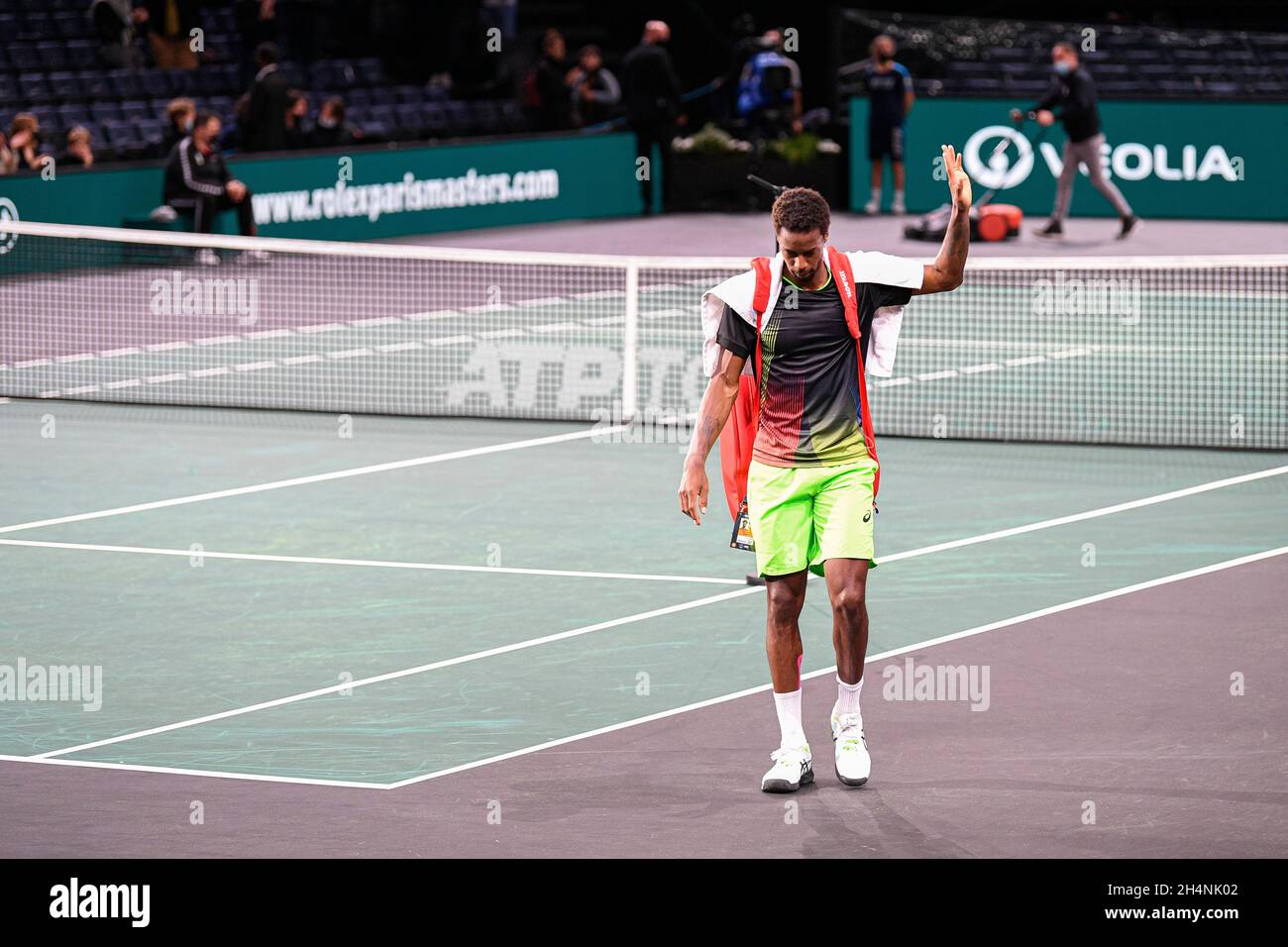 Gael Monfils di Francia saluta il pubblico alla fine della sua partita durante il Rolex Paris Masters 2021, torneo di tennis ATP Masters 1000, il 3 novembre 2021 presso l'Accor Arena di Parigi, Francia - Photo Victor Joly / DPPI Foto Stock