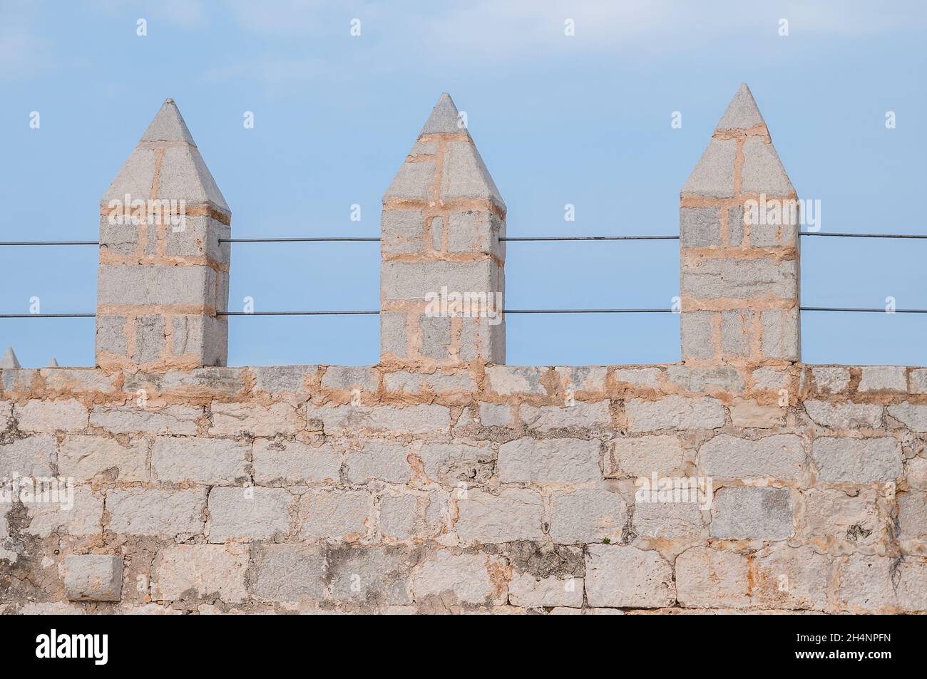 Vista dei merloni, Castello di Peniscola, Spagna Foto Stock