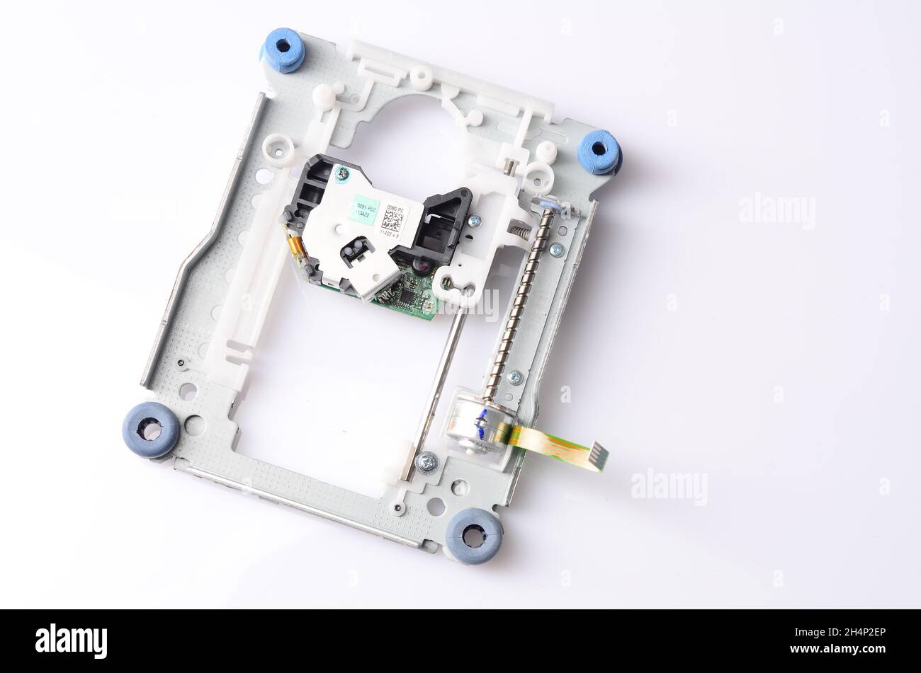 Raccolta di componenti elettronici isolati in bianco Foto Stock