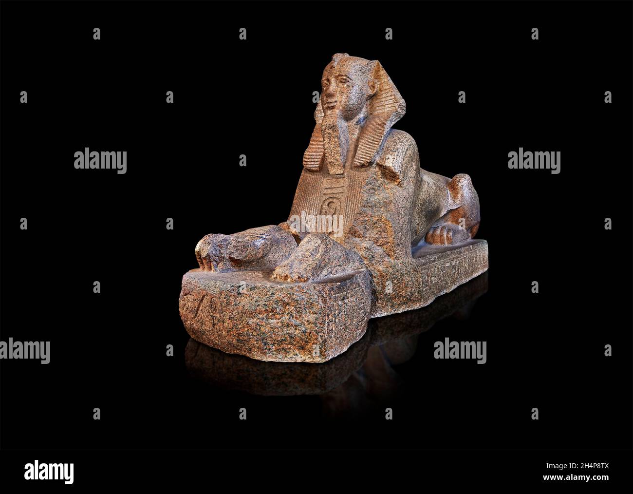 Statua egiziana scultura di una sfinge, circa 1750 AC, fine New Empire, da Tanis san-el-hagar, granito. Museo del Louvre inv A21 o N21. Royal sfinge ly Foto Stock