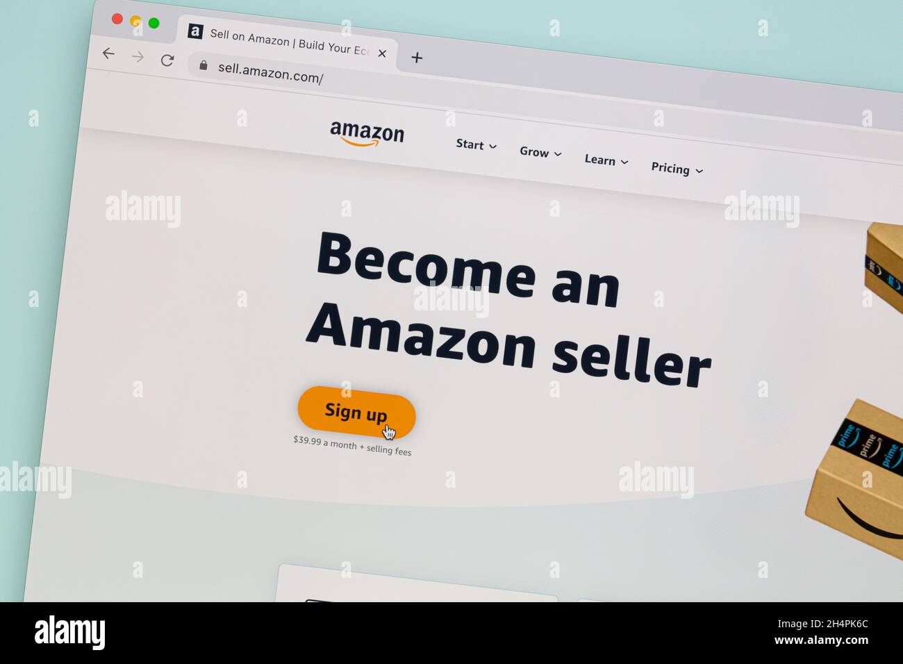 Ostersund, Svezia - 1 giugno 2021: Sito web del venditore Amazon. Amazon è una multinazionale americana di tecnologia, che si concentra sul commercio elettronico. Foto Stock