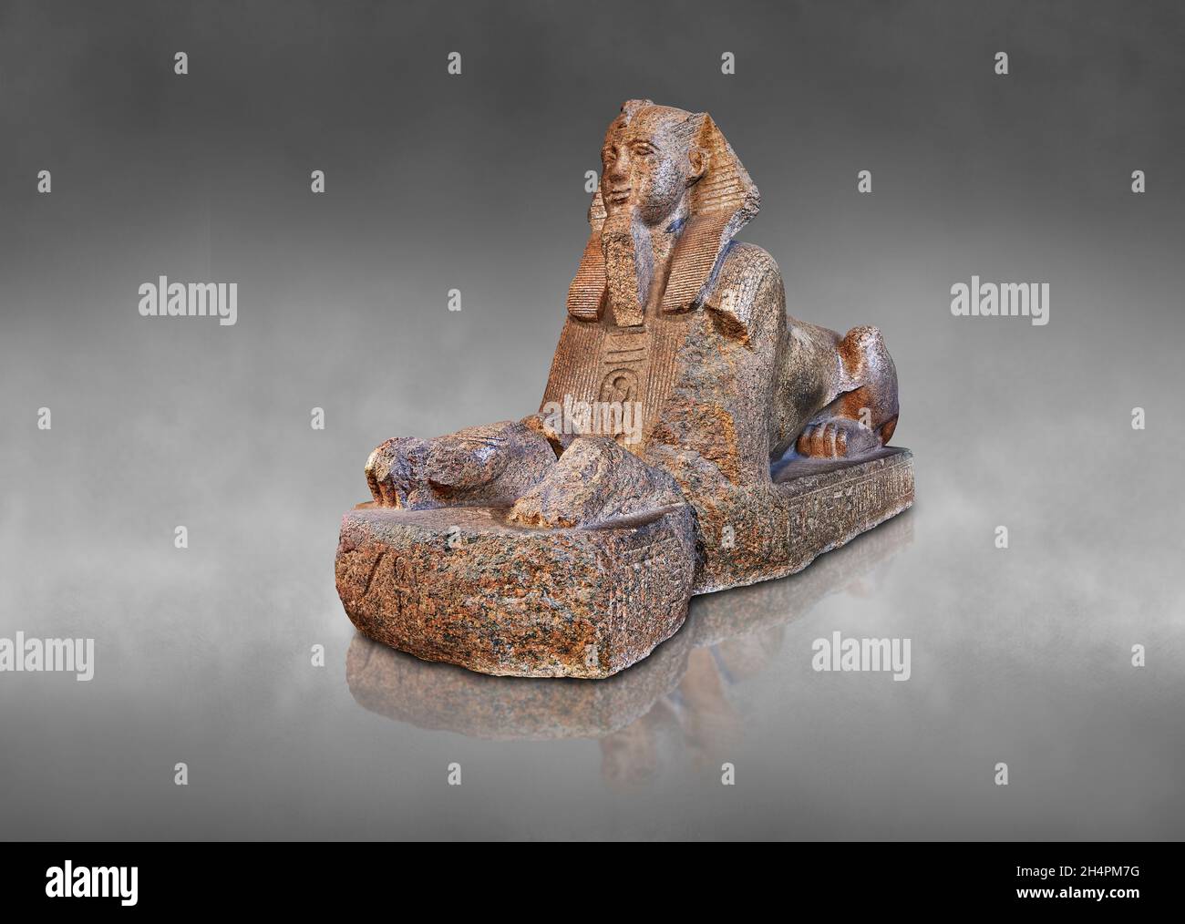 Statua egiziana scultura di una sfinge, circa 1750 AC, fine New Empire, da Tanis san-el-hagar, granito. Museo del Louvre inv A21 o N21. Royal sfinge ly Foto Stock