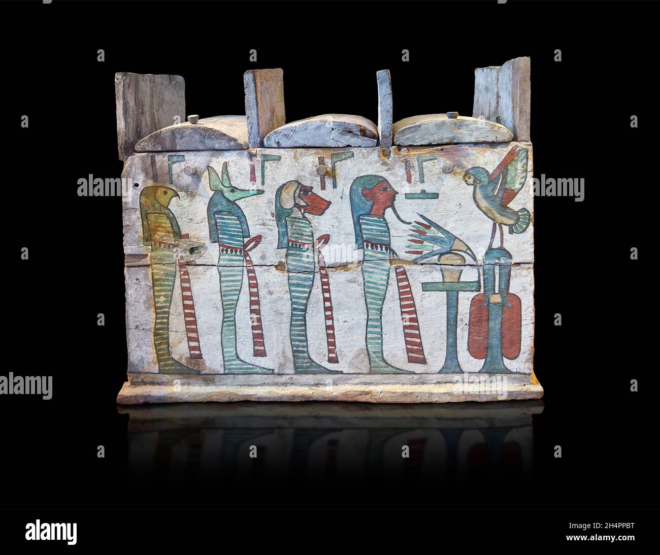 Antico Ushabti egiziano scatola, 664-332 AC, Tebe, legno dipinto. Museo del Louvre N2697. Decorazione: Lato anteriore; i 4 figli di Horus (in piedi); iside : ta Foto Stock