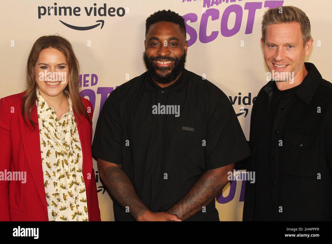 Los Angeles, Stati Uniti. 03 novembre 2021. Julie Rapaport, Robert Alexander e Matt Newman arrivano alla prima di UN UOMO DI NOME SCOTT al Hammer Museum di Los Angeles, California, il 3 novembre 2021. (Foto di Conor Duffy/Sipa USA) Credit: Sipa USA/Alamy Live News Foto Stock