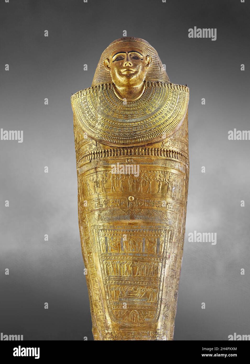 Tolemaico oro mummia egiziano stazza di una donna, Tacheretpaankh , 332-30 a.C., foglia d'oro, Museo del Louvre inv E1047. Donna in copertura, collana ousekh Foto Stock